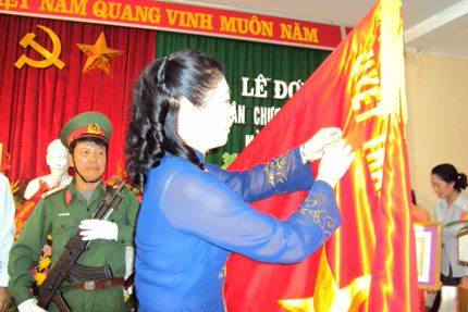 Đón nhận Huân chương Lao động hạng Ba