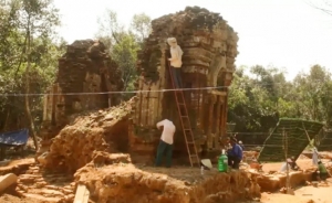 Phát hiện Linga-Yoni liền khối lớn nhất Việt Nam tại khu đền tháp Mỹ Sơn