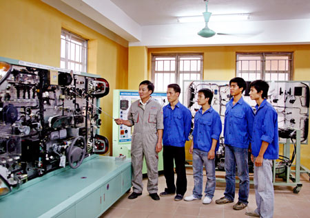 Tuyển sinh tại các trường nghề: Vẫn khó!