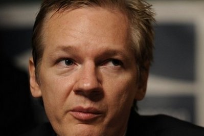 Người sáng lập WikiLeaks tiếp tục bị giam giữ ở Anh