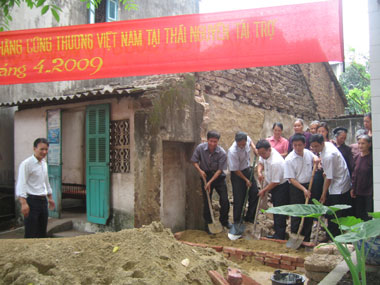 Kiểm điểm tiến độ xây dựng nhà ở cho hộ nghèo