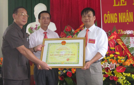 Đón Bằng công nhận xã chuẩn Quốc gia y tế