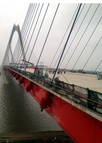 Chính thức hợp long cầu Nhật Tân qua sông Hồng