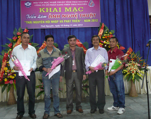 Trao giải Cuộc thi ảnh và Kỷ niệm 25 năm Ngày thành lập