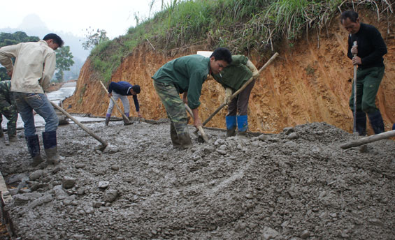 Xây dựng kết cấu hạ tầng kinh tế - xã hội theo hướng đồng bộ