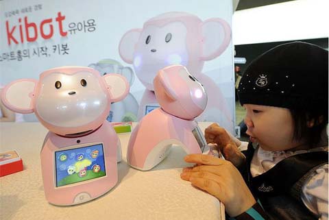 Trình làng robot chơi cùng trẻ em