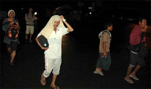 Sóng thần ở Indonesia: 113 người chết, 502 người mất tích