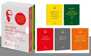 Ra mắt bộ sách "Hồ Chí Minh - Tác phẩm Bảo vật Quốc gia" nhân dịp Quốc khánh 2/9