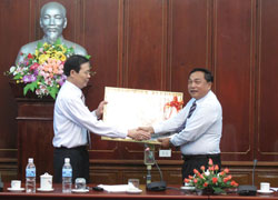 Lãnh đạo tỉnh làm việc với Đoàn đại biểu tỉnh Xa van na khệt