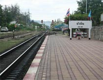 Tàu hỏa trật bánh, 5 người chết tại Thái Lan