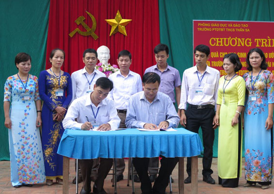 Hỗ trợ học sinh vùng sâu, vùng xa