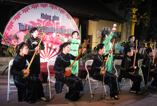 Giao lưu thơ và người nông dân