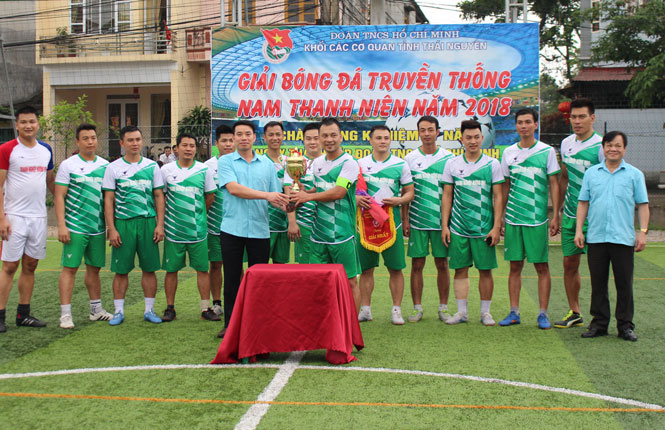 Chung kết Giải bóng đá truyền thống nam thanh niên