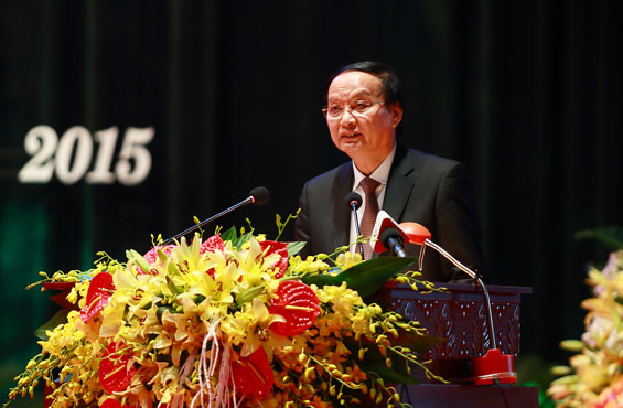 Nỗ lực vượt qua khó khăn, thách thức, thực hiện thắng lợi Nghị quyết Đại hội (*)