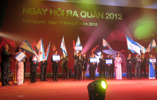 Tôn vinh tư vấn viên xuất sắc toàn quốc