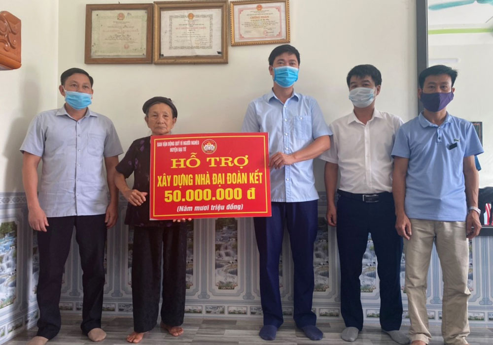 Hỗ trợ 100 triệu đồng xây dựng nhà Đại đoàn kết