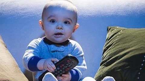 Trẻ học qua ti vi lợi bất cập hại