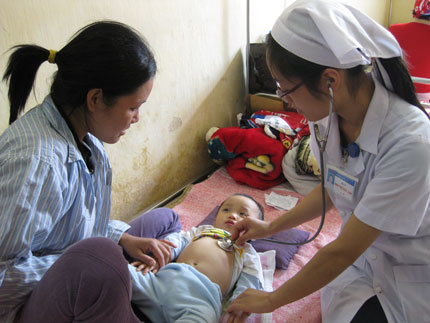 Cần tăng cường các biện pháp phòng, tránh bệnh cho trẻ lúc giao mùa