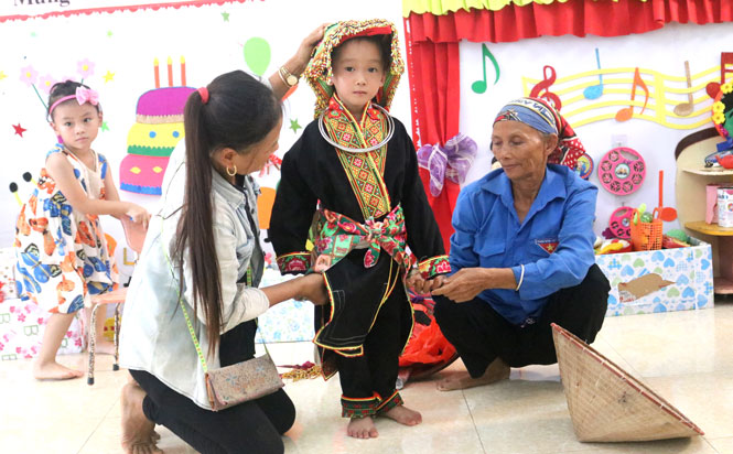 Trợ giúp trẻ có hoàn cảnh đặc biệt