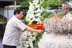 Thủ tướng Phạm Minh Chính dâng hương tại Khu di tích Ngã ba Đồng Lộc