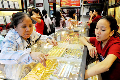Vàng lên mức giá 42,40 triệu đồng
