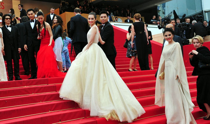 Maya, Vân Trang… "trải nghiệm" ở LHP Cannes