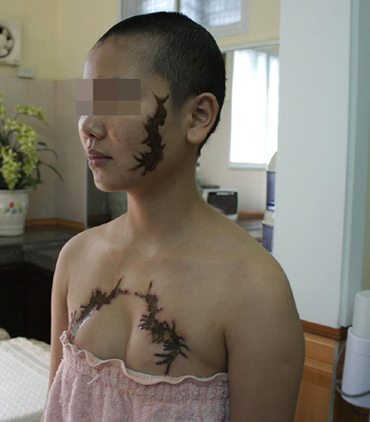 Công an Vũng Tàu lấy lời khai cô gái bị xăm hình