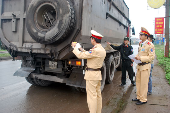 Xử lý trên 350 trường hợp xe quá tải