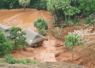 Thái Nguyên: Vỡ đập chắn giữ nước- bùn, gây thiệt hại cho dân