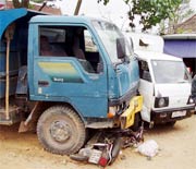 Tai nạn nghiêm trọng vì dừng ôtô vẫn cắm chìa khóa 