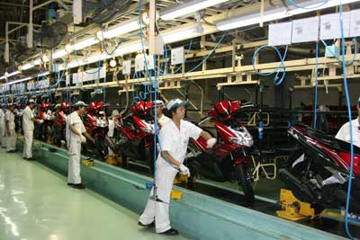 Honda Việt Nam tiếp tục tạm dừng hoạt động sản xuất ô tô và xe máy