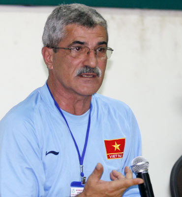 HLV Calisto cảm thấy bị đối xử không công bằng