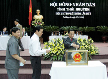 Bầu bổ sung các chức danh Phó Chủ tịch UBND tỉnh