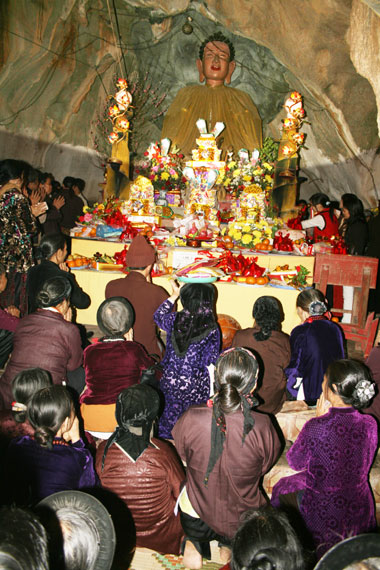 Lễ hội Chùa Hang
