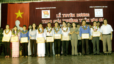 Trao giải thưởng Trần Văn Ơn cho 34 học sinh
