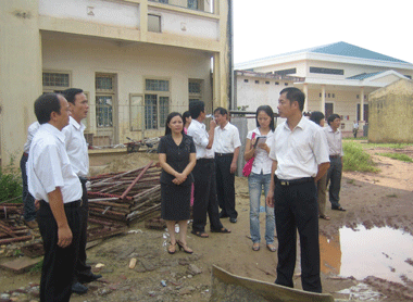 Đoàn công tác HĐND tỉnh giám sát việc thực hiện Chương trình 135 giai đoạn II