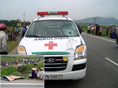 Xe cứu thương gây tai nạn chết người
