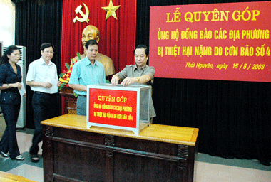 Thái Nguyên ủng hộ đồng bào bị thiệt hại do mưa lũ gây ra