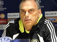 Chelsea ký hợp đồng 4 năm với HLV Grant