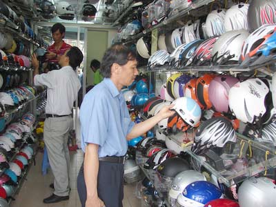 TP.HCM: 56 kiểu mũ bảo hiểm đã được công bố hợp chuẩn