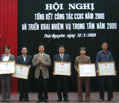 28 tập thể, cá nhân được khen thưởng do làm tốt công tác cải cách hành chính