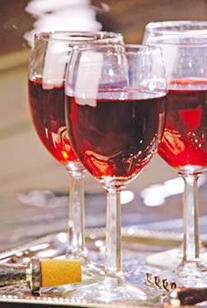 Rượu vang đỏ giúp chống béo phì