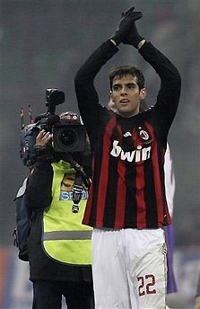 Real Madrid nhảy vào cuộc tranh chấp Kaka với Man City