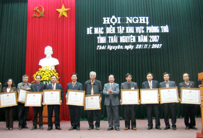 Kết thúc diễn tập khu vực phòng thủ tỉnh Thái nguyên năm 2007