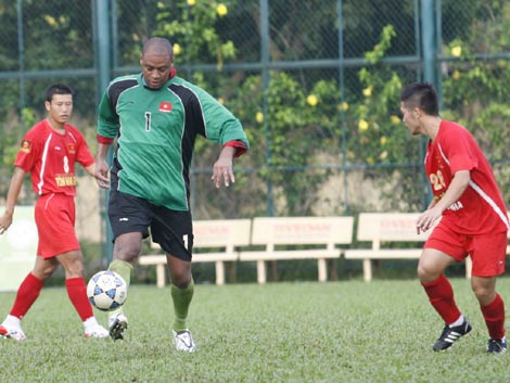 Thủ môn Santos nói không với tuyển Việt Nam hiện tại