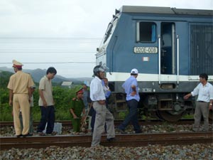 Tai nạn đường sắt, cả nhà tử nạn 