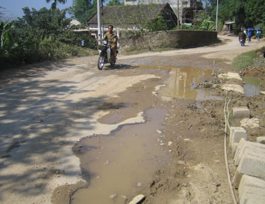 Tiềm ẩn tai nạn giao thông trên tỉnh lộ 270