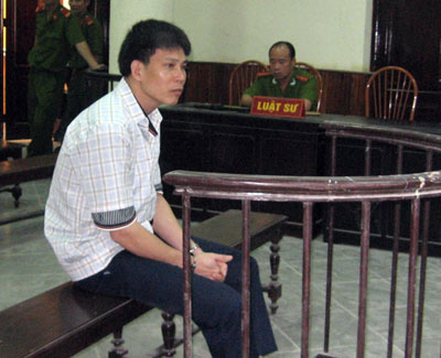 Thuê đầu gấu trả thù nhầm cho người yêu