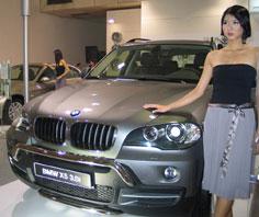 Giá xe ôtô bắt đầu giảm