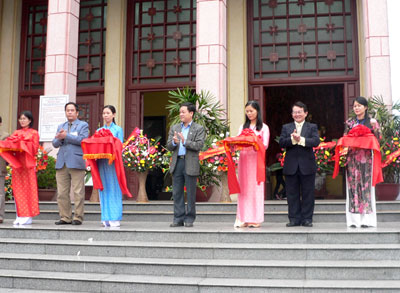  Khai mạc triển lãm mỹ thuật ''Mùa Thu''